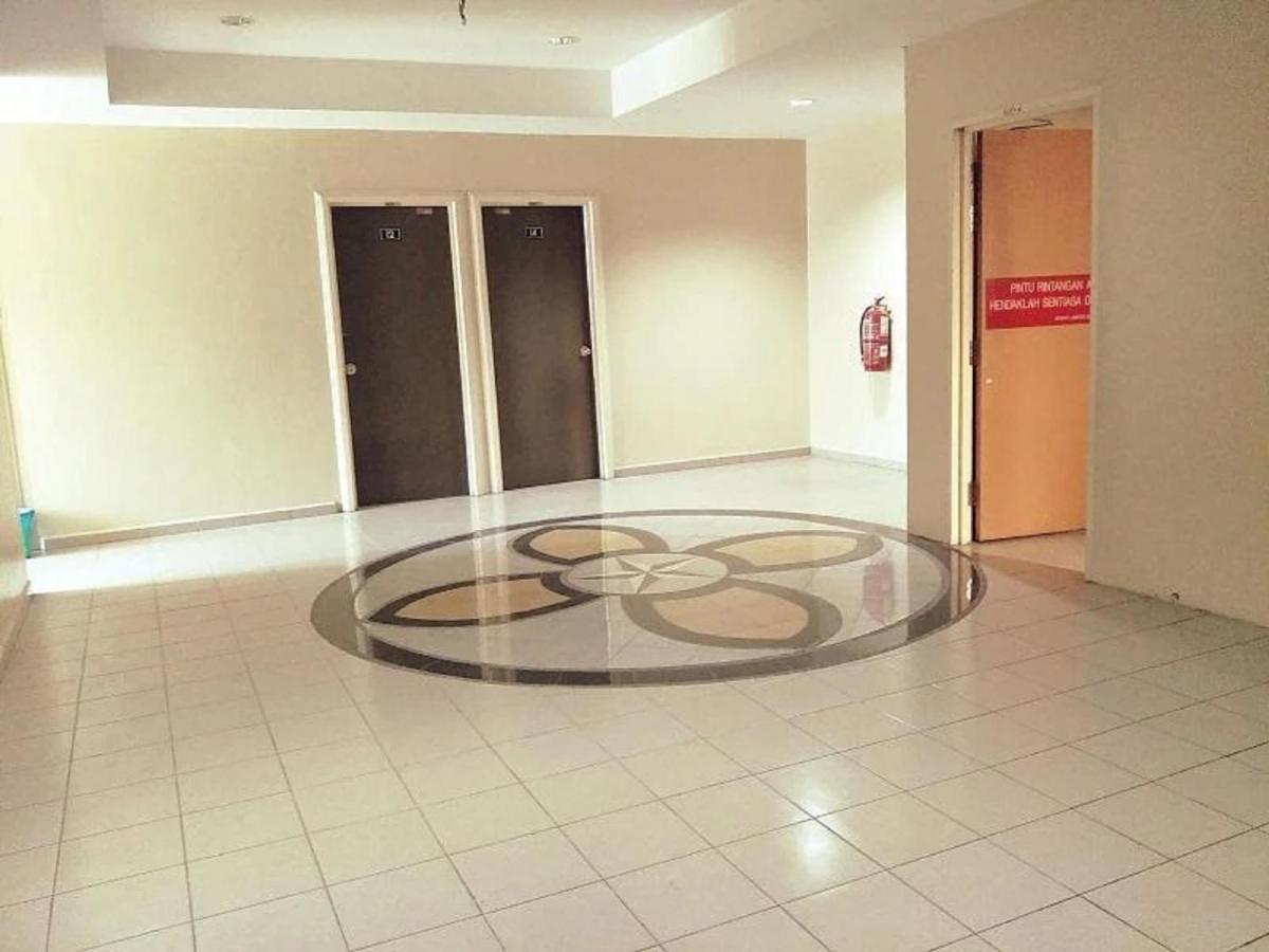 Oyo 90743 Hotel Ban Cheong Kangar Exterior foto