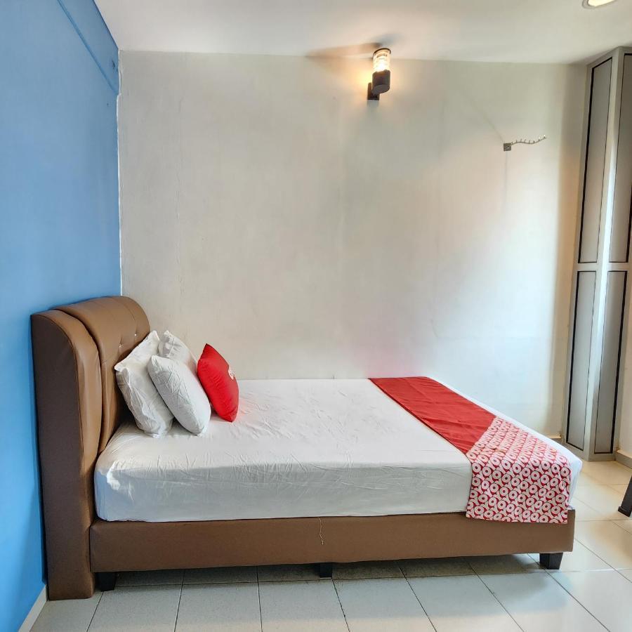 Oyo 90743 Hotel Ban Cheong Kangar Exterior foto