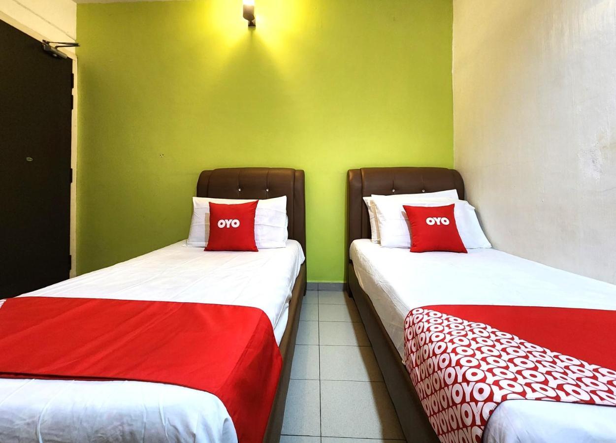 Oyo 90743 Hotel Ban Cheong Kangar Exterior foto