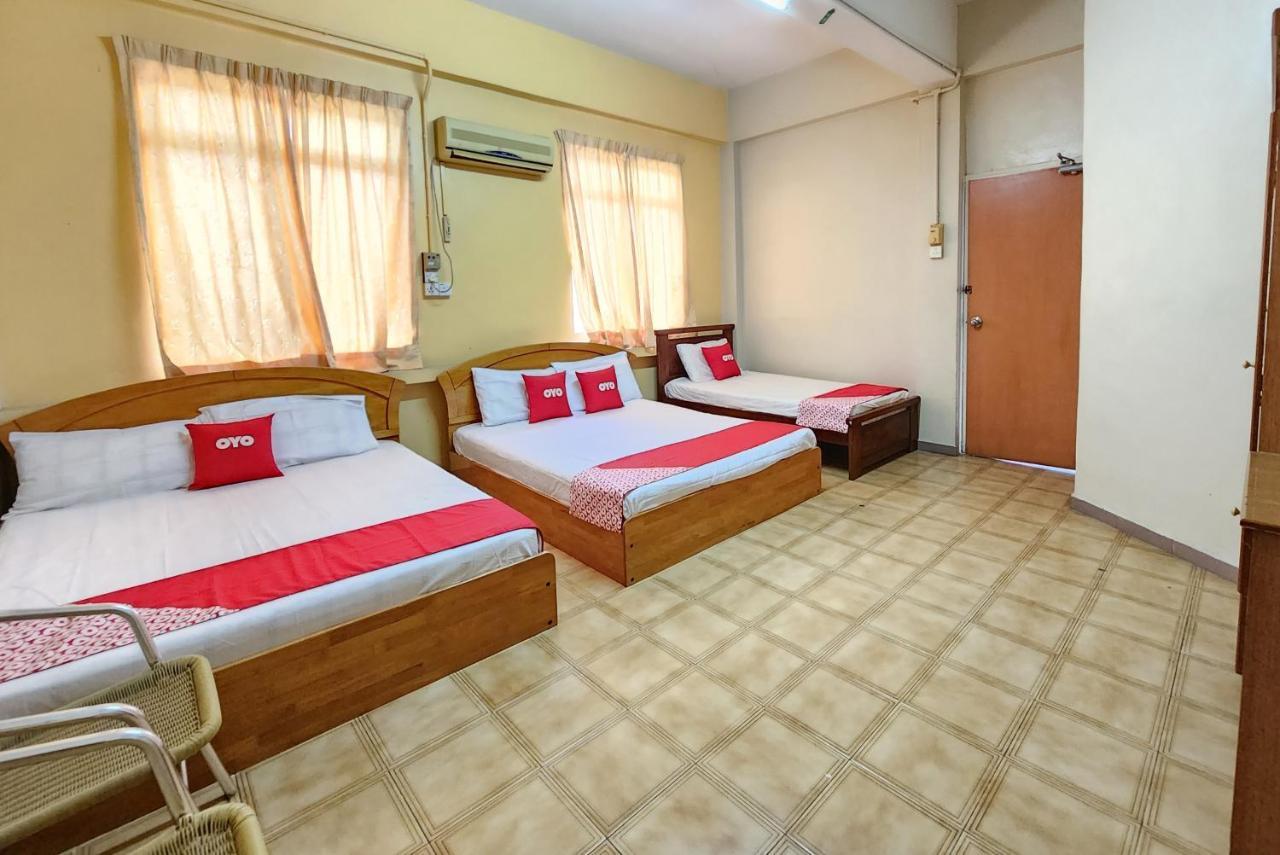 Oyo 90743 Hotel Ban Cheong Kangar Exterior foto