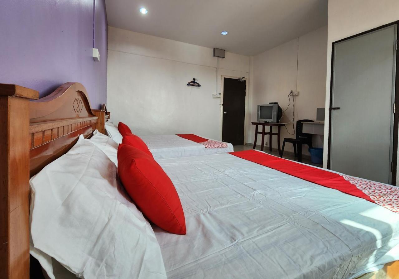 Oyo 90743 Hotel Ban Cheong Kangar Exterior foto