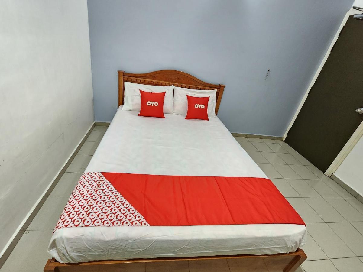 Oyo 90743 Hotel Ban Cheong Kangar Exterior foto