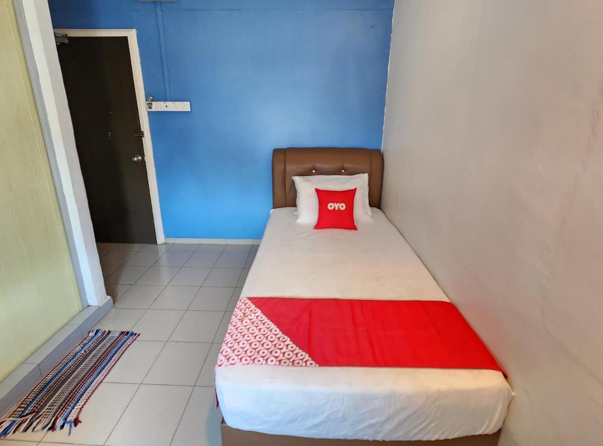 Oyo 90743 Hotel Ban Cheong Kangar Exterior foto