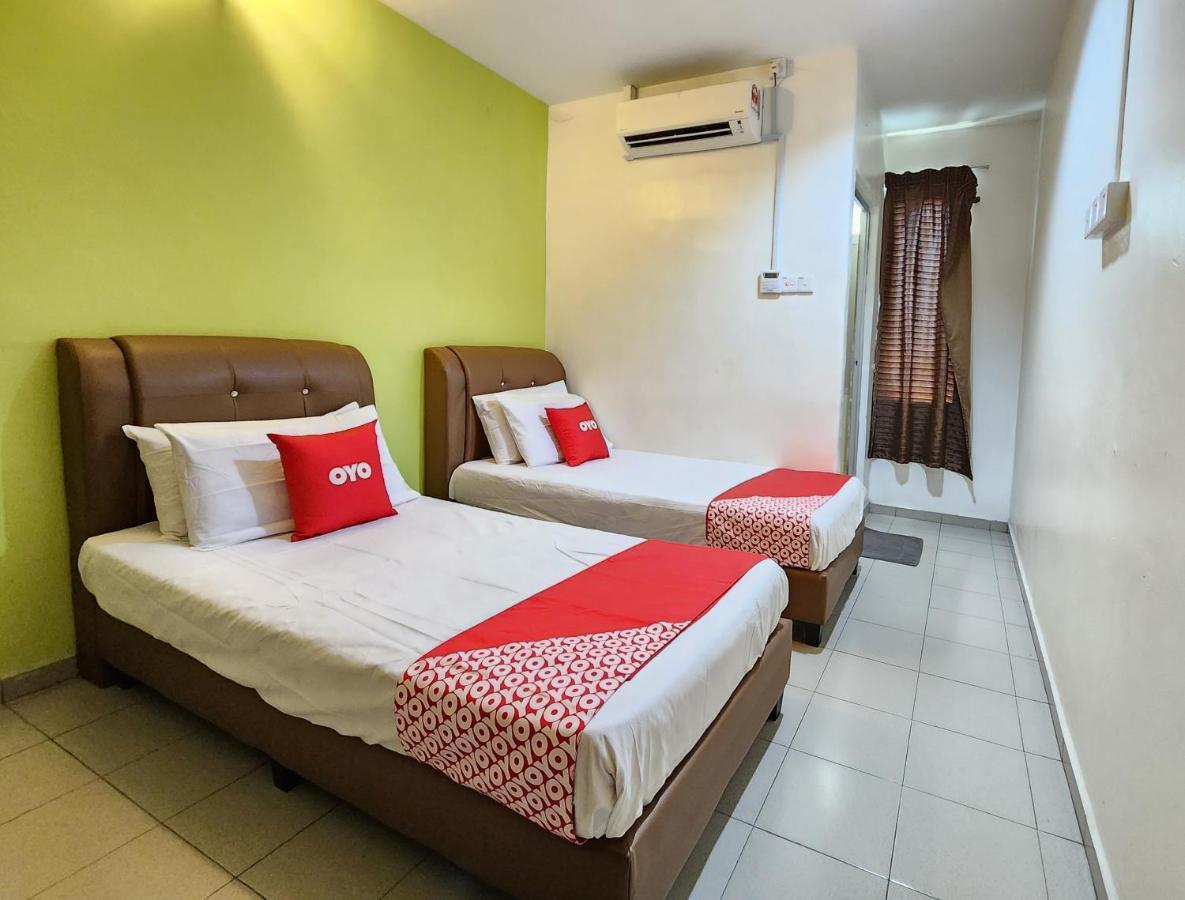 Oyo 90743 Hotel Ban Cheong Kangar Exterior foto