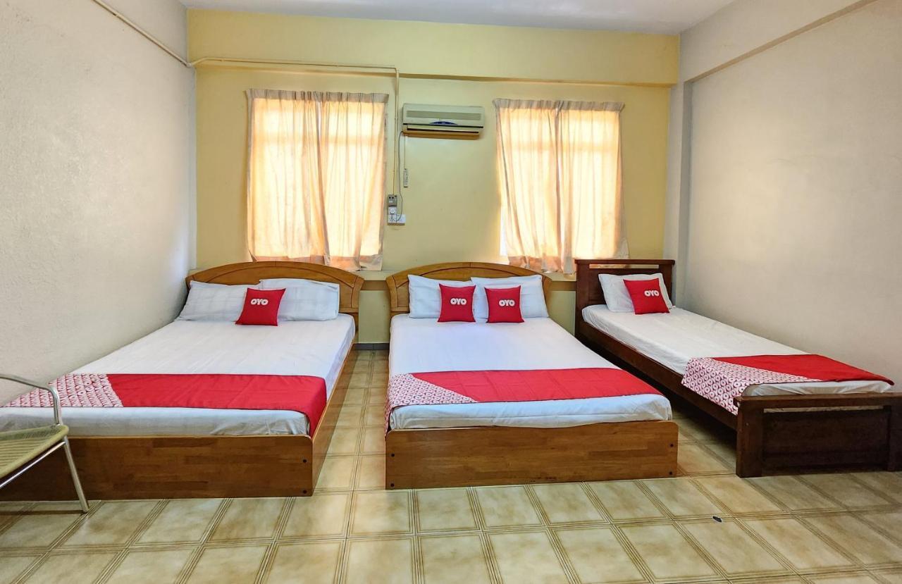Oyo 90743 Hotel Ban Cheong Kangar Exterior foto