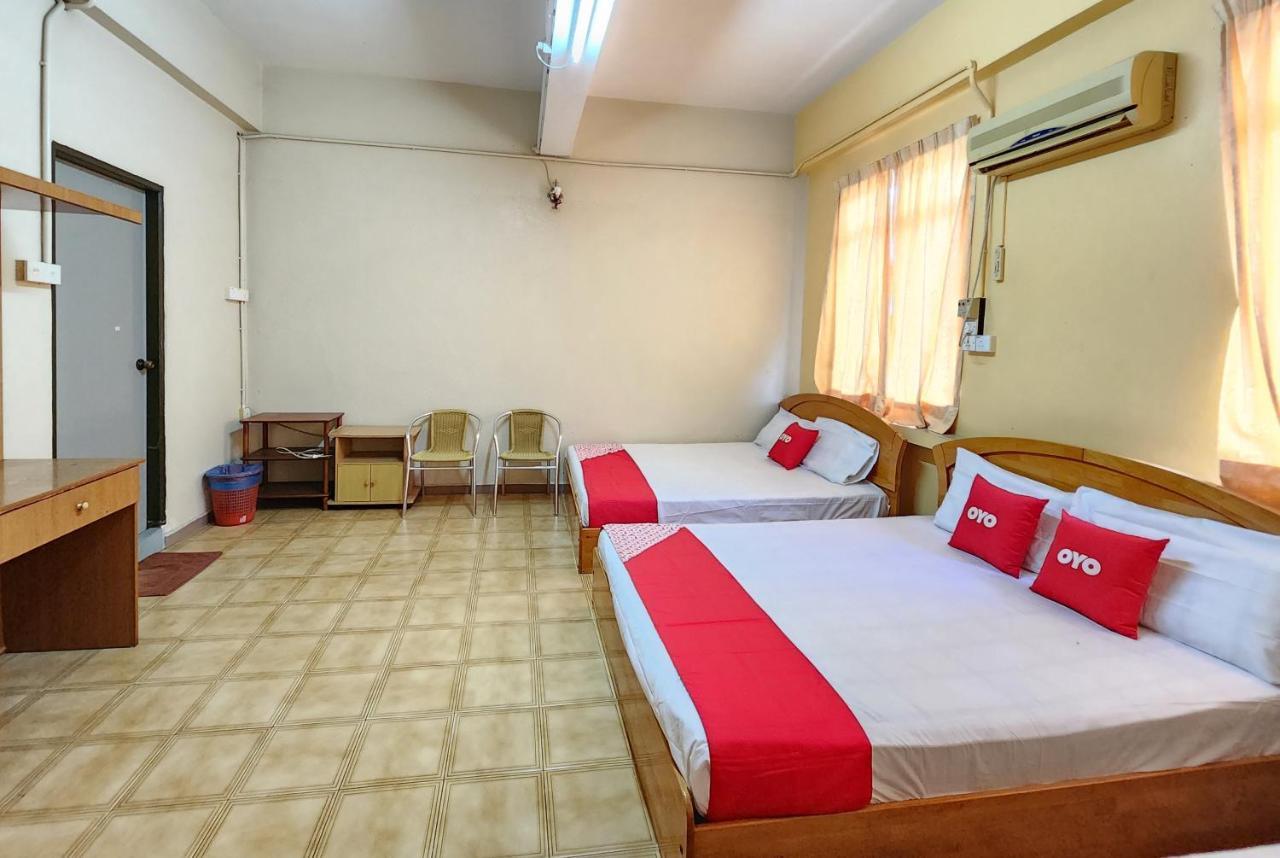 Oyo 90743 Hotel Ban Cheong Kangar Exterior foto