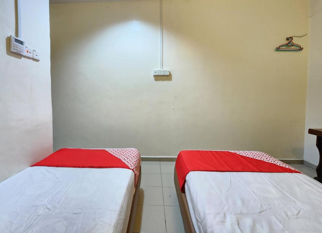Oyo 90743 Hotel Ban Cheong Kangar Exterior foto