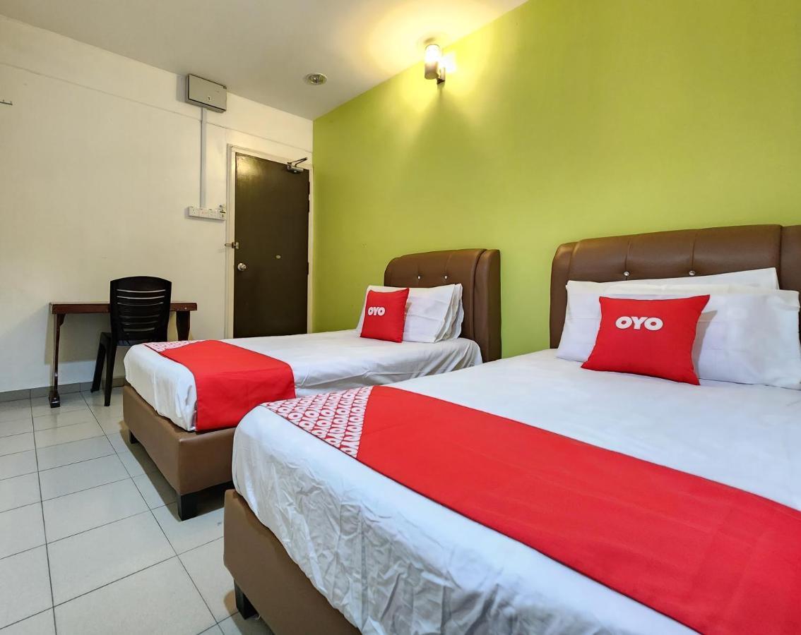 Oyo 90743 Hotel Ban Cheong Kangar Exterior foto