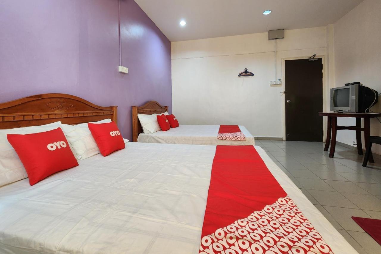 Oyo 90743 Hotel Ban Cheong Kangar Exterior foto