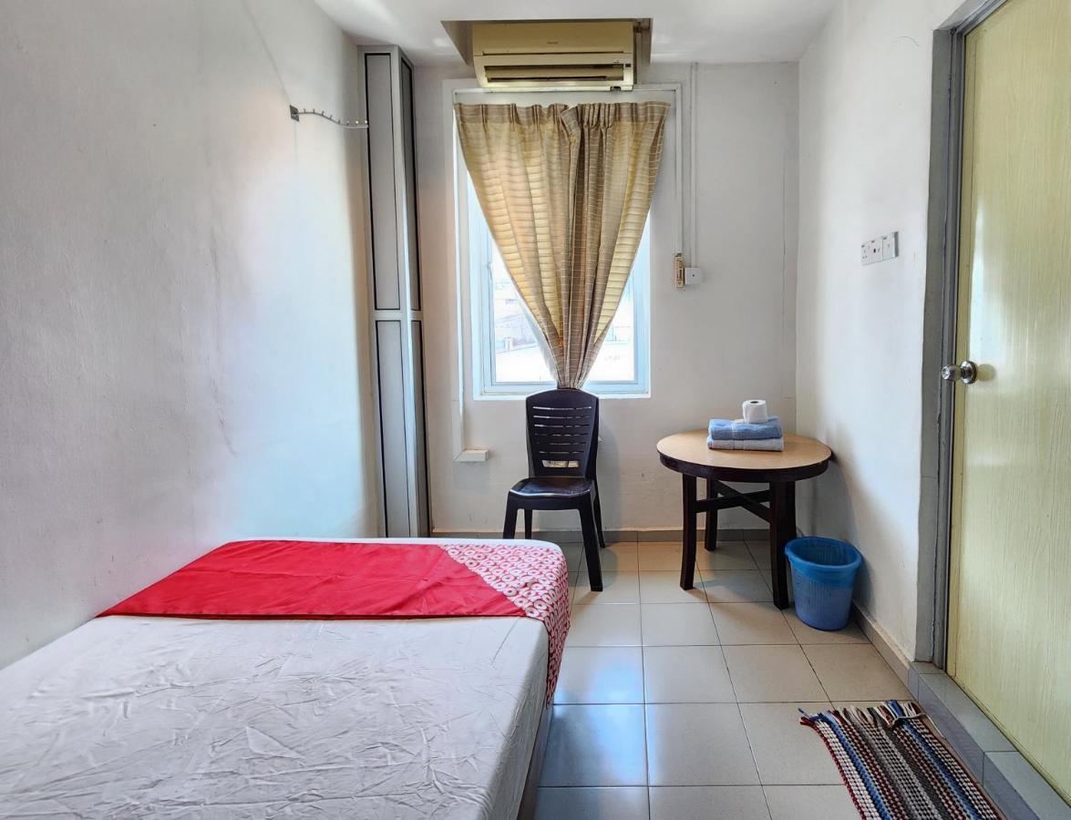 Oyo 90743 Hotel Ban Cheong Kangar Exterior foto