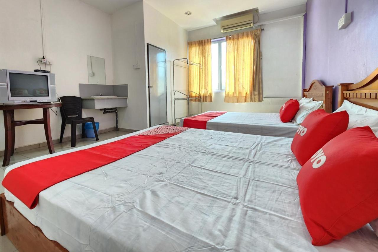 Oyo 90743 Hotel Ban Cheong Kangar Exterior foto